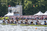 Sprint for the Varsity 8+ - Click for full-size image!