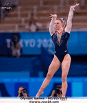 USA's Jade Carey performing gold medal winning floor excerice - Click for full-size image!